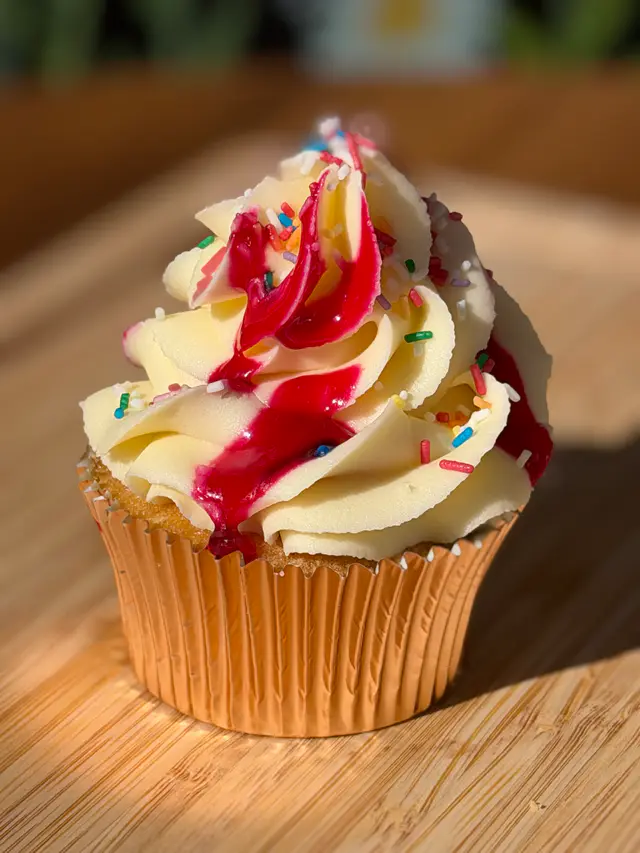 Vanilla & Raspberry Cupcake