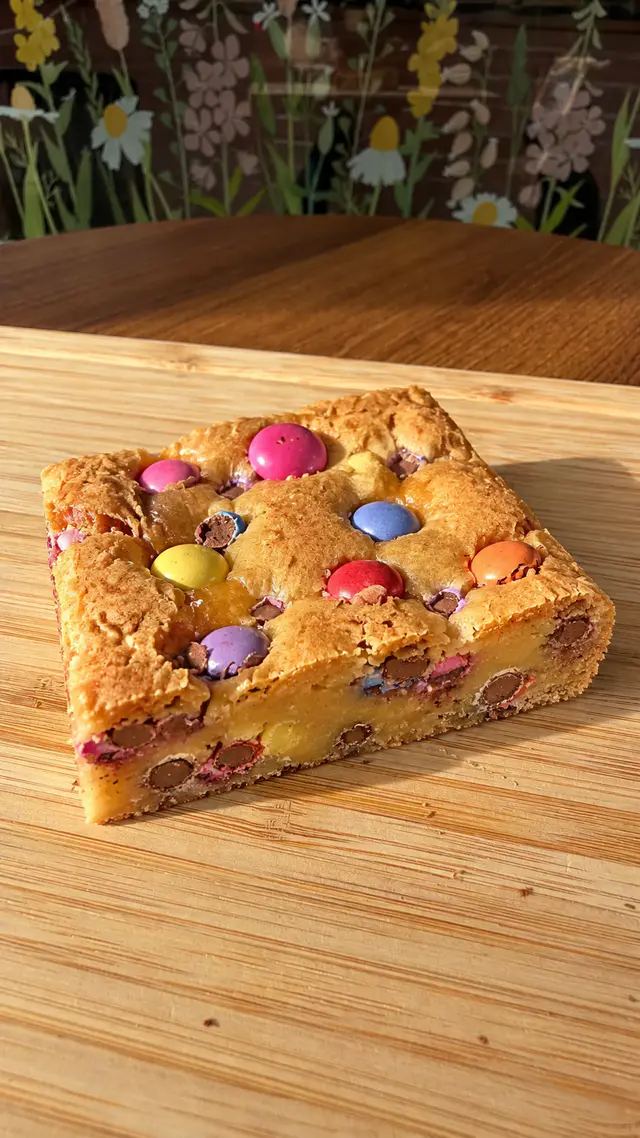 Smarties Blondie