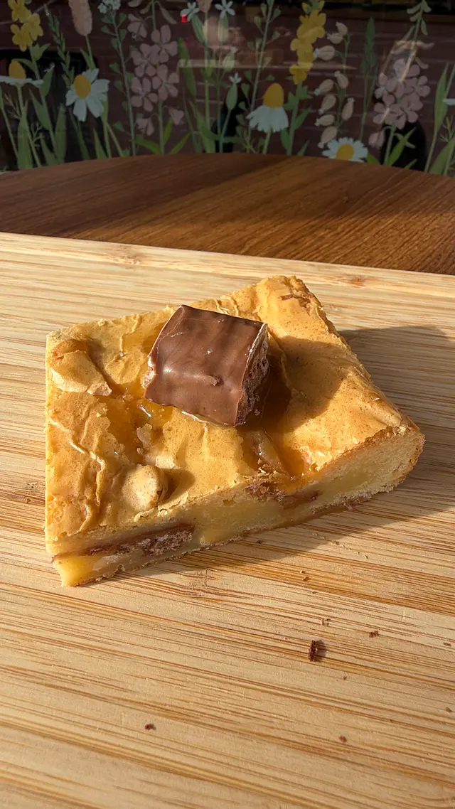 Toffee Crisp Blondie